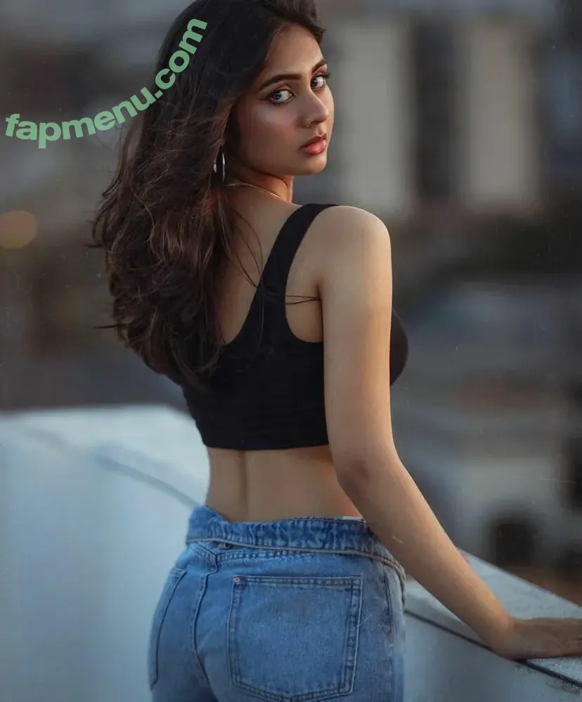 Srushti Bannatti nude photo #0033 (_bannnno_)