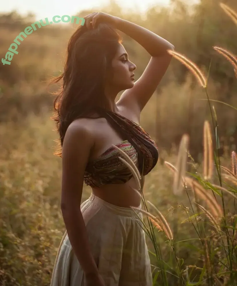 Srushti Bannatti nude photo #0048 (_bannnno_)