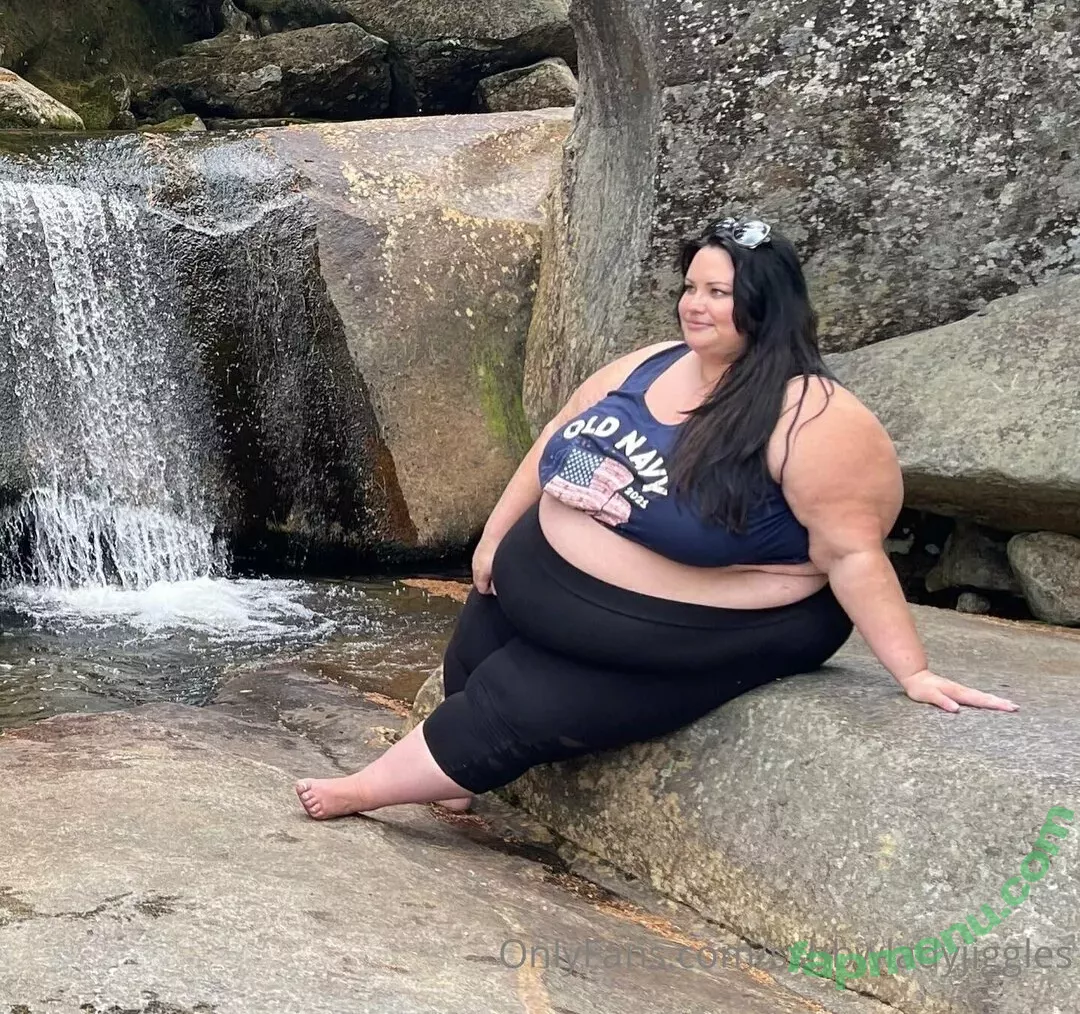ssbbwladyjiggles nude photo #0028 (ssbbwladyjiggles)