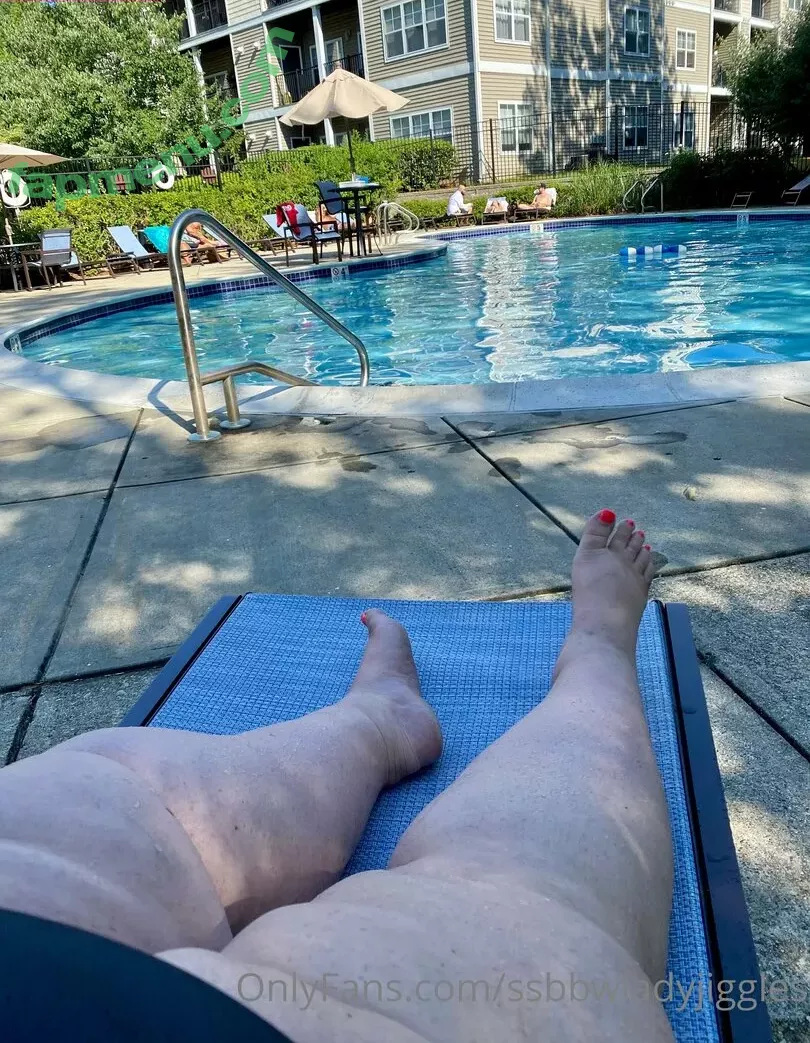ssbbwladyjiggles nude photo #0302 (ssbbwladyjiggles)