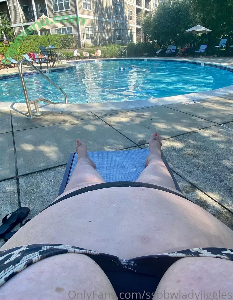 ssbbwladyjiggles nude photo #0303 (ssbbwladyjiggles)