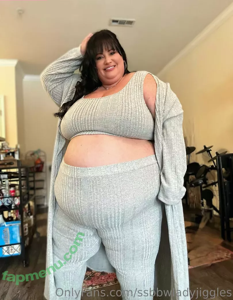 ssbbwladyjiggles nude photo #0370 (ssbbwladyjiggles)