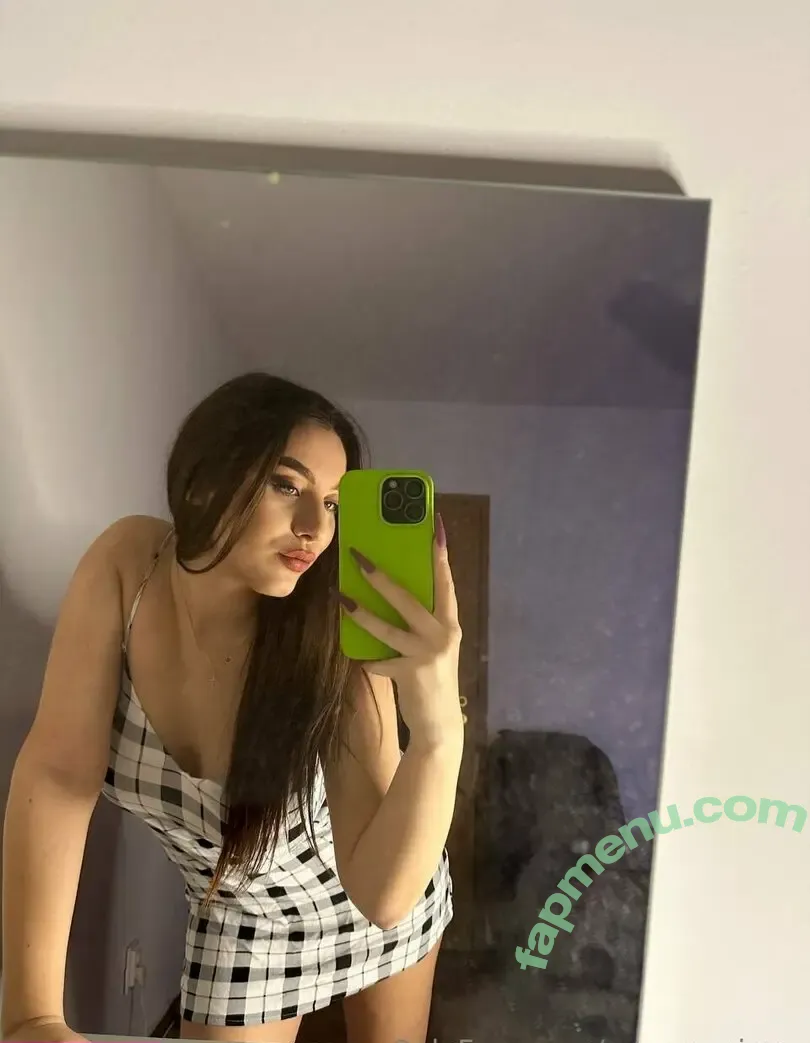 sssexycassieee nude photo #0013 (cassieee.ss)