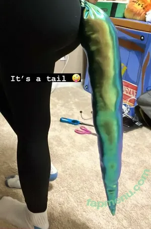 Sssniperwolf nude photo #0011