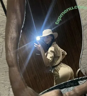 Sssniperwolf nude photo #0001