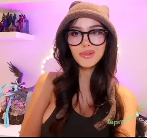 Sssniperwolf nude photo #0006