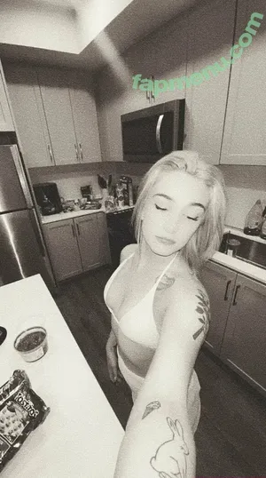  nude photo #0012