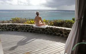 St Vincent / Annie Erin Clark / st_vincent nude photo #0198