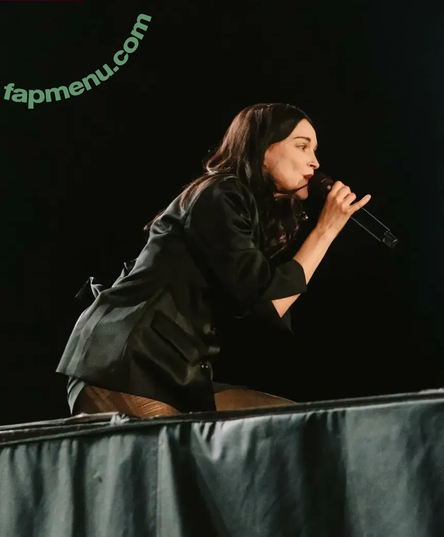 St Vincent nude photo #0236 (Annie Erin Clark / muddaub / st_vincent)