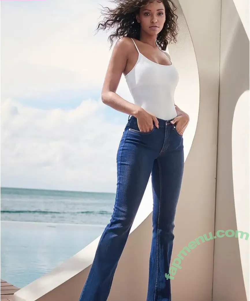 Staci Lyon nude photo #0003 (stacilyon_)