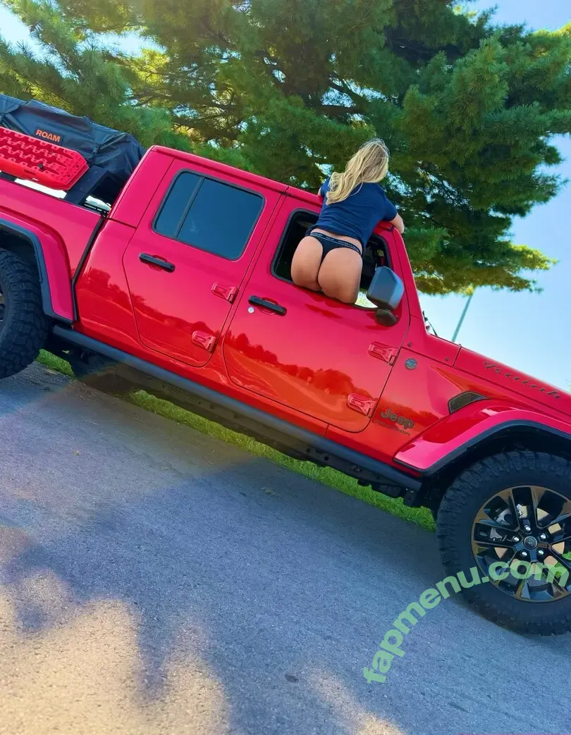 StaciesMom nude photo #0003 (thestaciesmom / thestacysmom)
