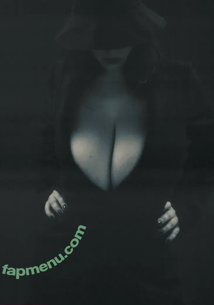 Stacy Vandenberg nude photo #0001 (Adriana Fenice / AdrianaFenice / stacyvandenbergofficial)