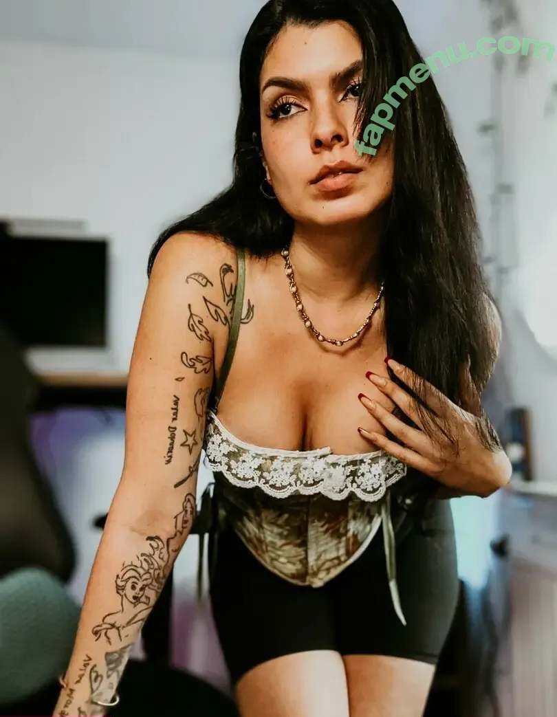 Steelewolfee nude photo #0016 (Steelewolfee)