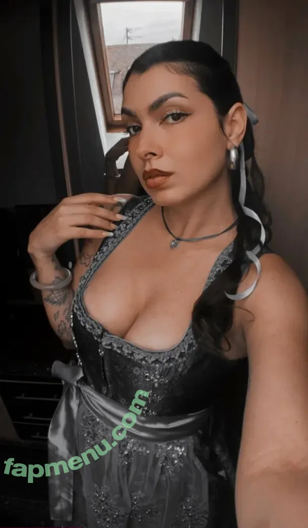 Steelewolfee nude photo #0022 (Steelewolfee)