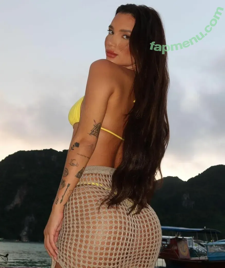 Stefani Bays nude photo #0001 (Stefani Bays)