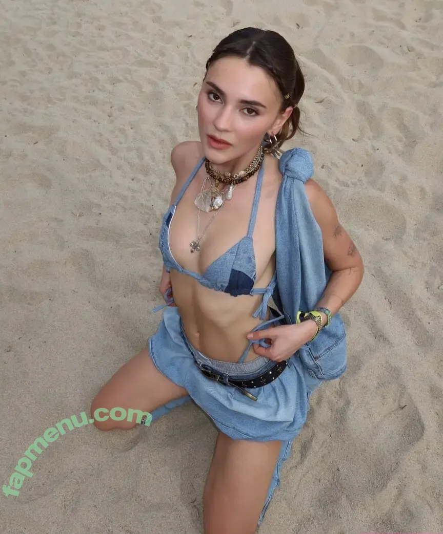 Stefanie Giesinger nude photo #0612 (stefaniegiesinger / steffigiesinger)