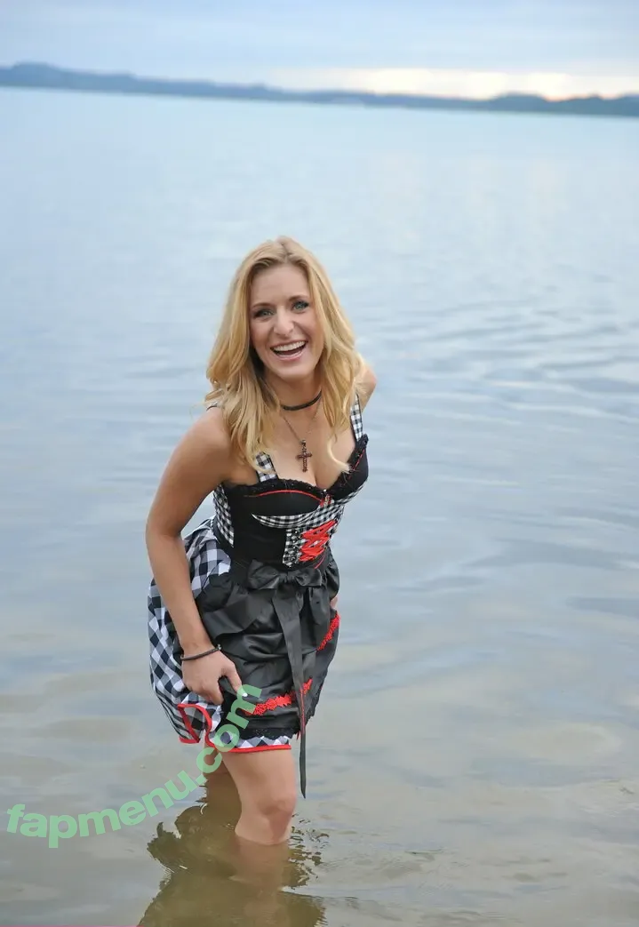 Stefanie Hertel nude photo #0093 (stefanie.hertel)