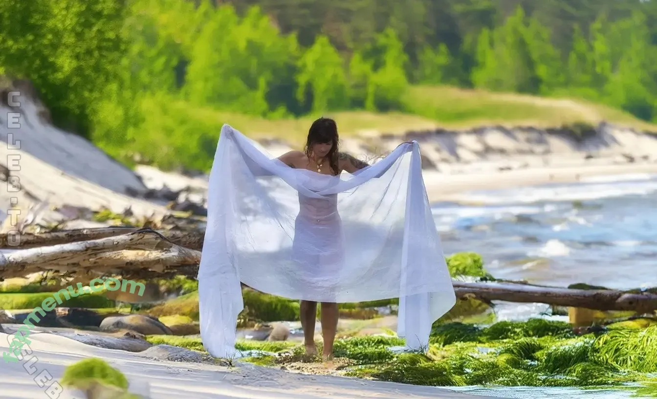 Steffiluxe nude photo #0097 (steffiluxxe)