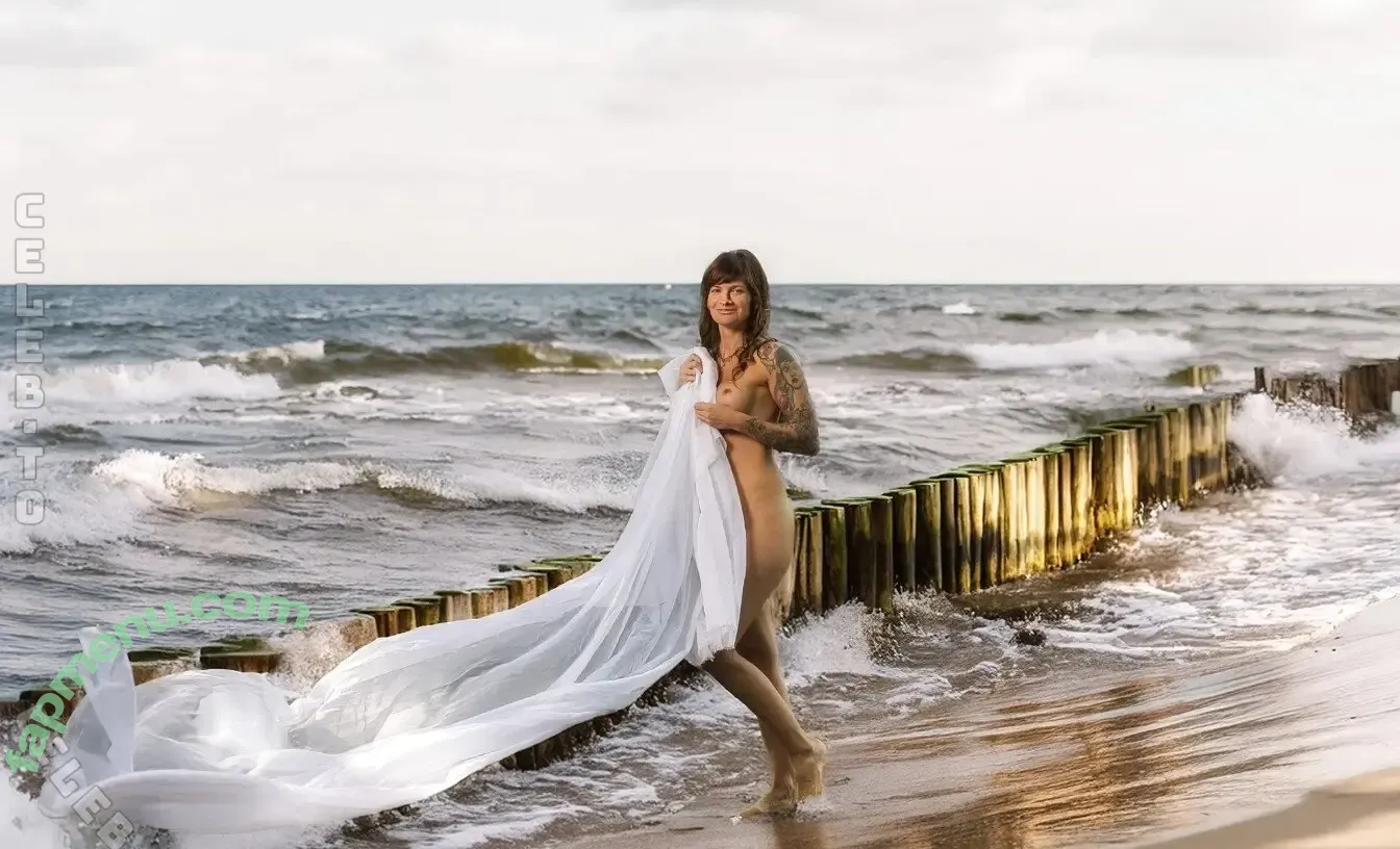 Steffiluxe nude photo #0098 (steffiluxxe)