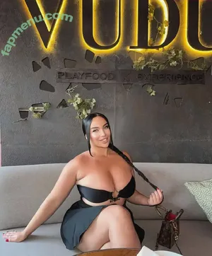 steisycerny / Yasminecurvy nude photo #0001