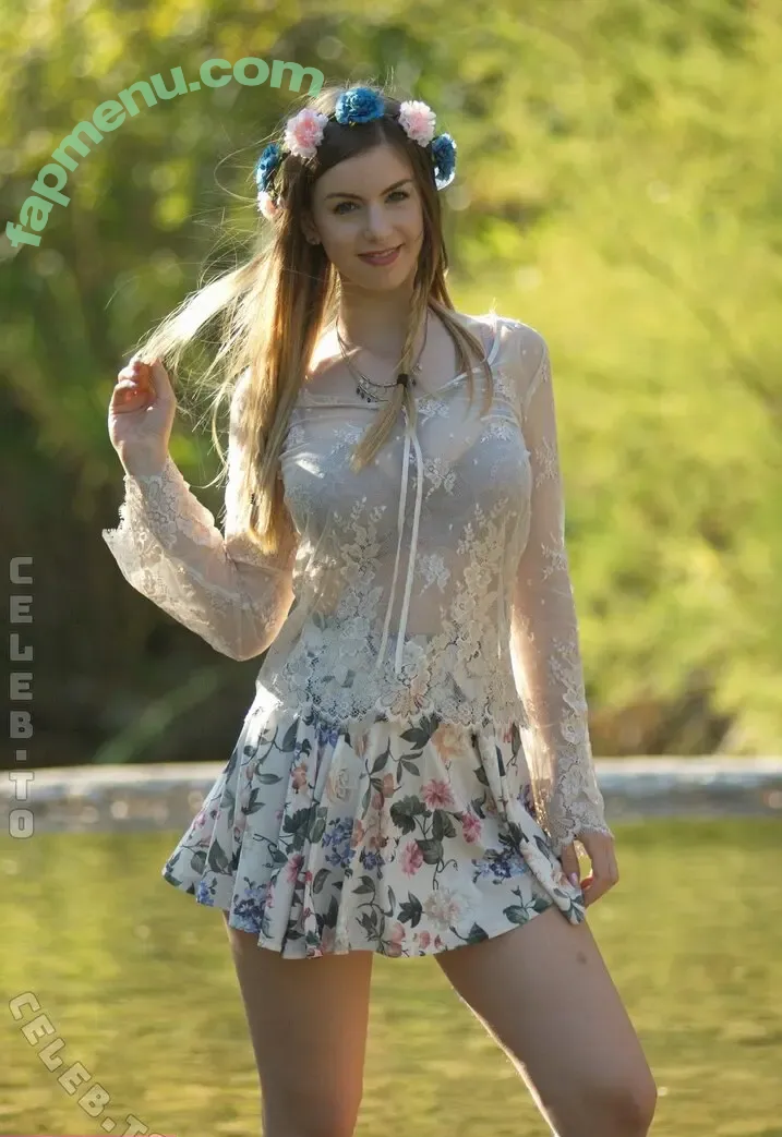 Stella Cox nude photo #2564 (iStellaCox / stella._cox / stella_cox / stella_h_cox / thestellacox)