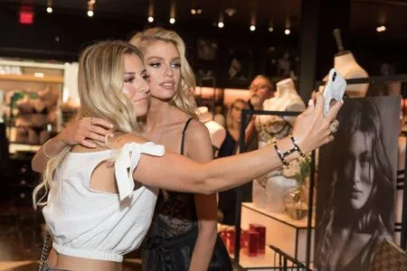 Stella Maxwell / stellamaxwell nude photo #0605