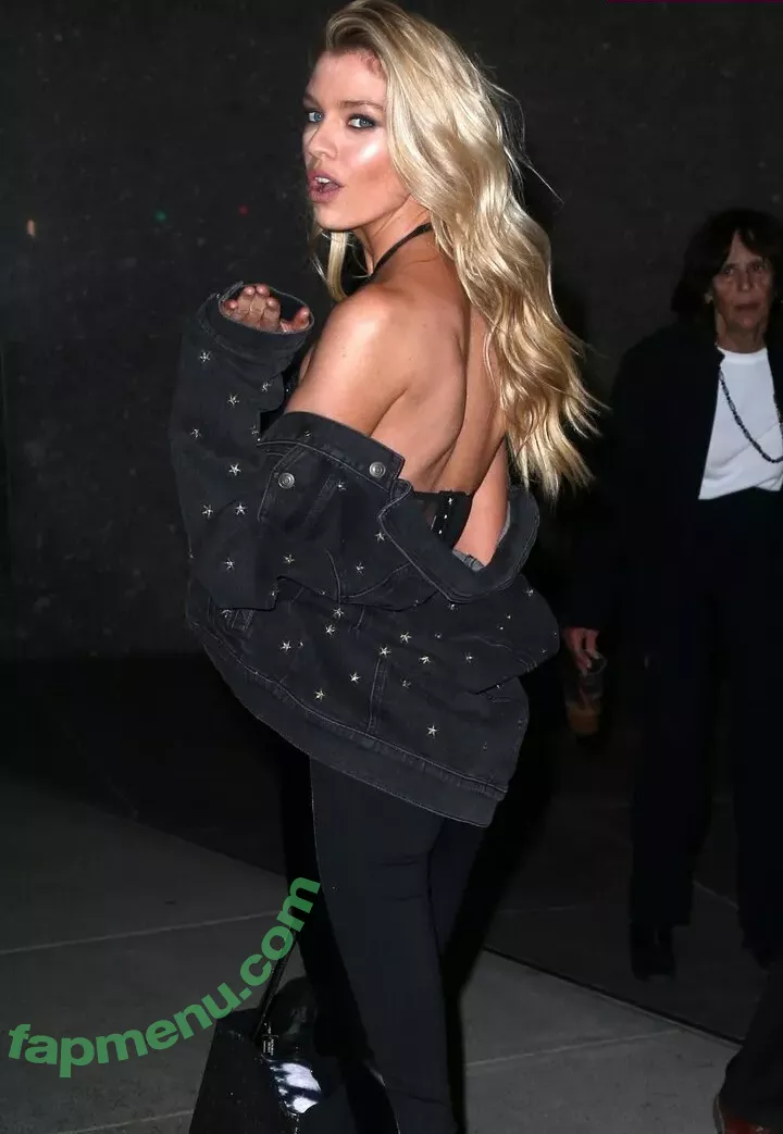 Stella Maxwell nude photo #0563 (stellamaxwell)