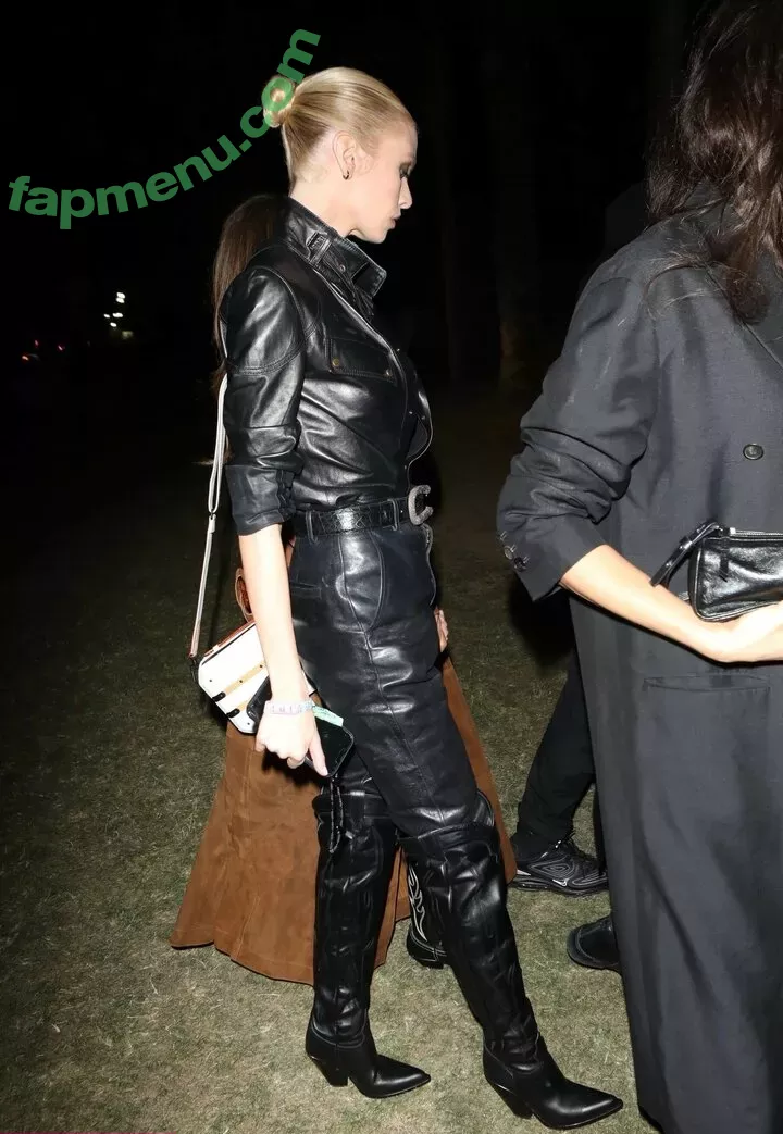 Stella Maxwell nude photo #0600 (stellamaxwell)