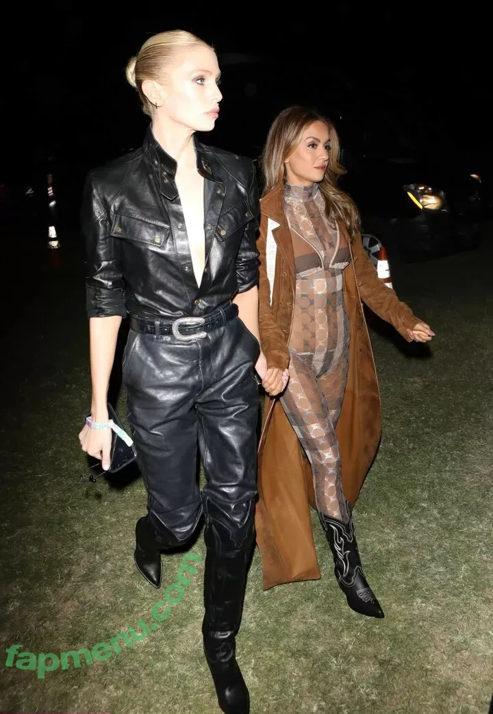 Stella Maxwell nude photo #0602 (stellamaxwell)