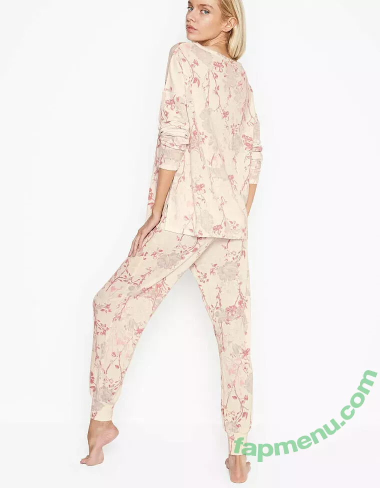 Stella Maxwell nude photo #0624 (stellamaxwell)