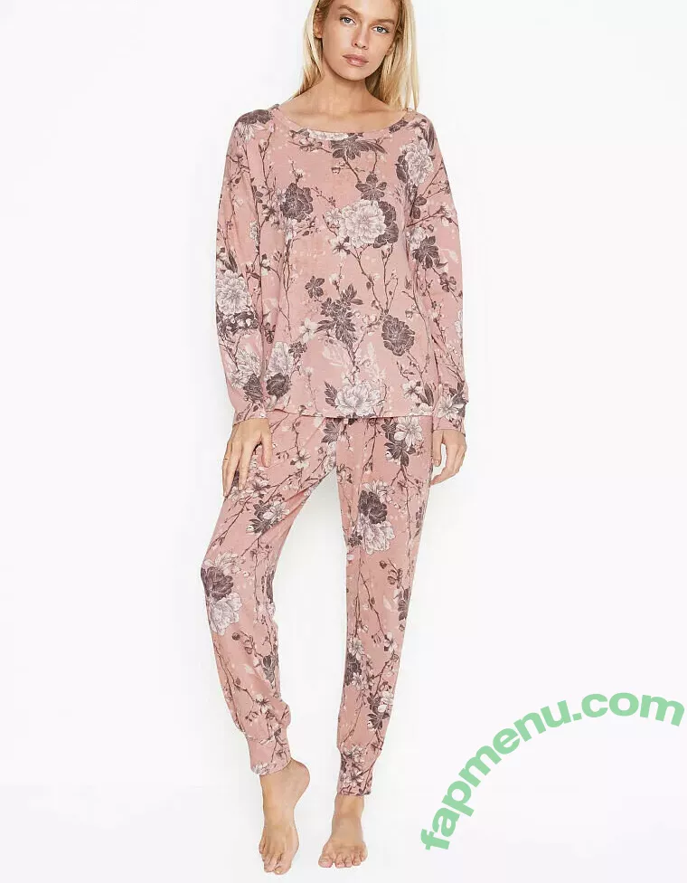 Stella Maxwell nude photo #0626 (stellamaxwell)