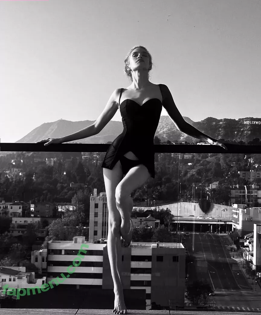 Stella Maxwell nude photo #0639 (stellamaxwell)