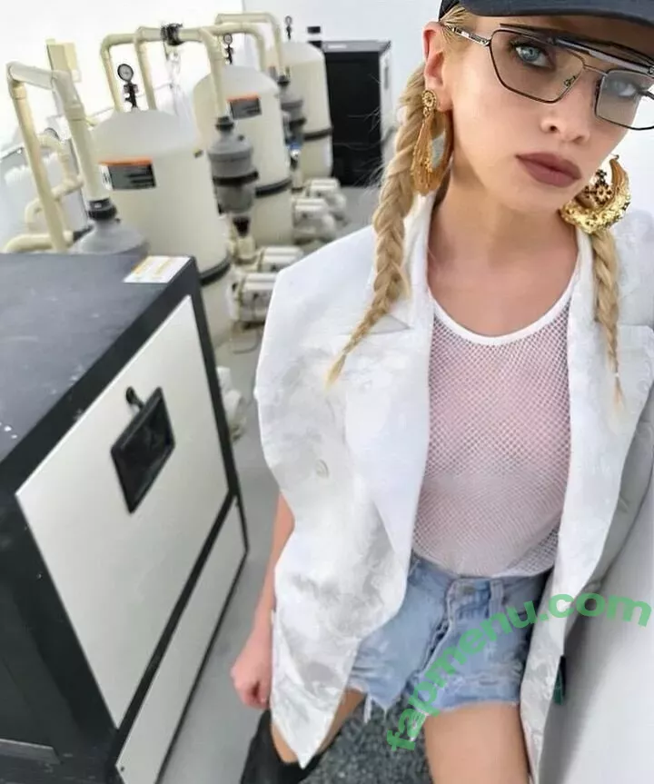 Stella Maxwell nude photo #0640 (stellamaxwell)