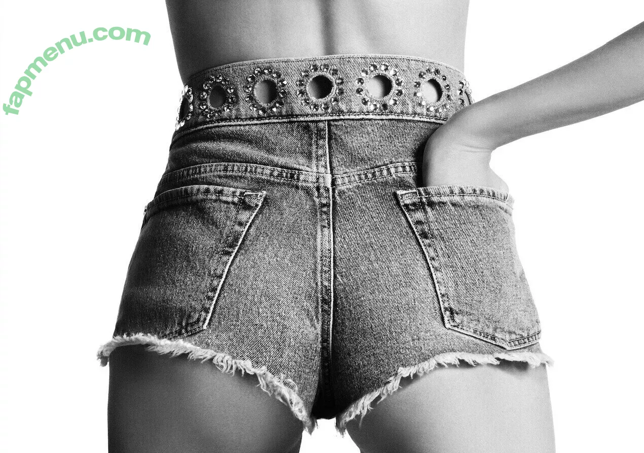 Stella Maxwell nude photo #0824 (stellamaxwell)