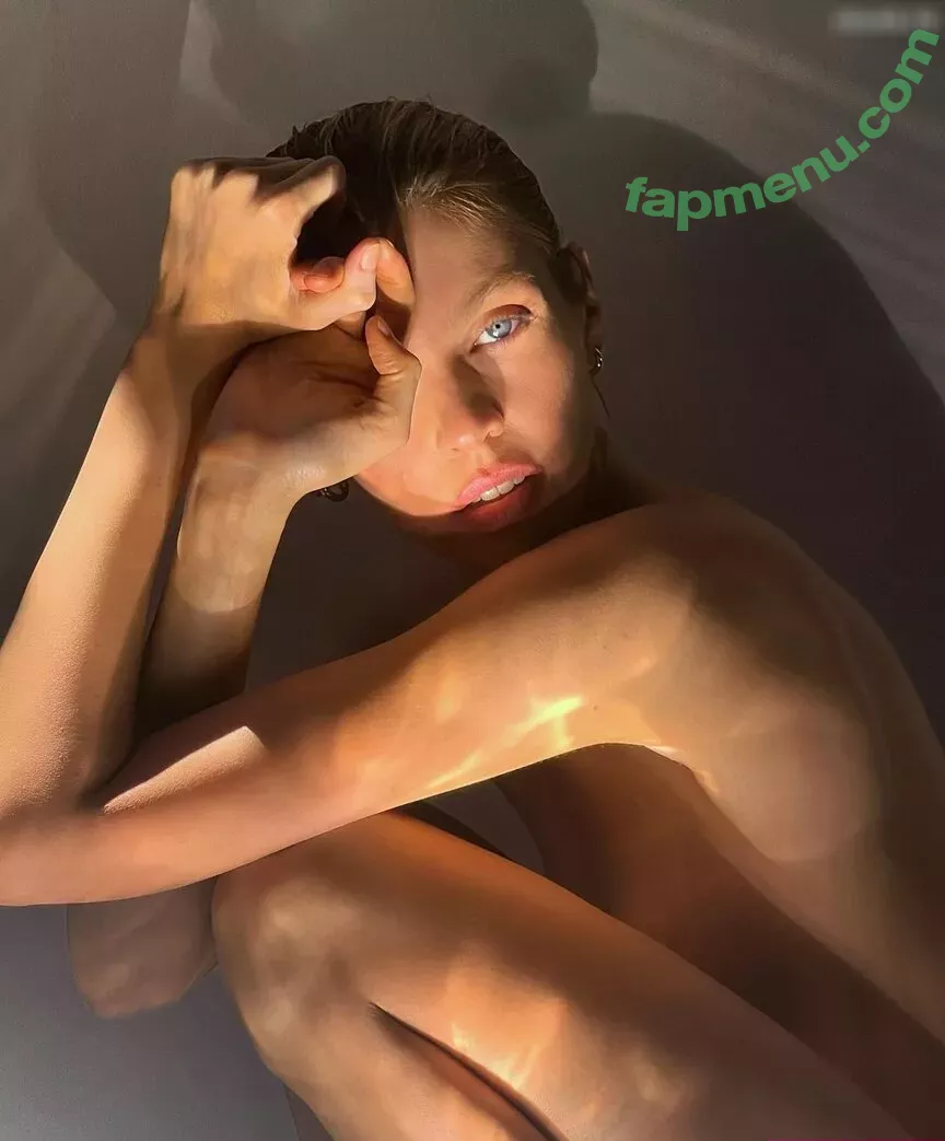 Stella Maxwell nude photo #0831 (stellamaxwell)