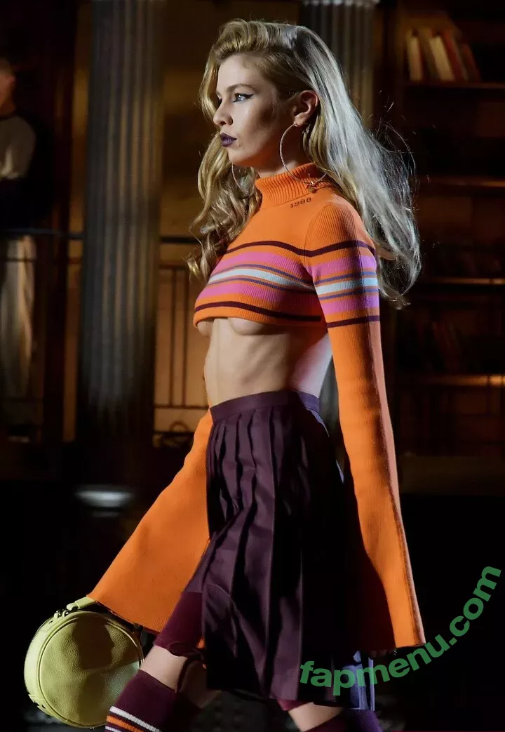 Stella Maxwell nude photo #0839 (stellamaxwell)