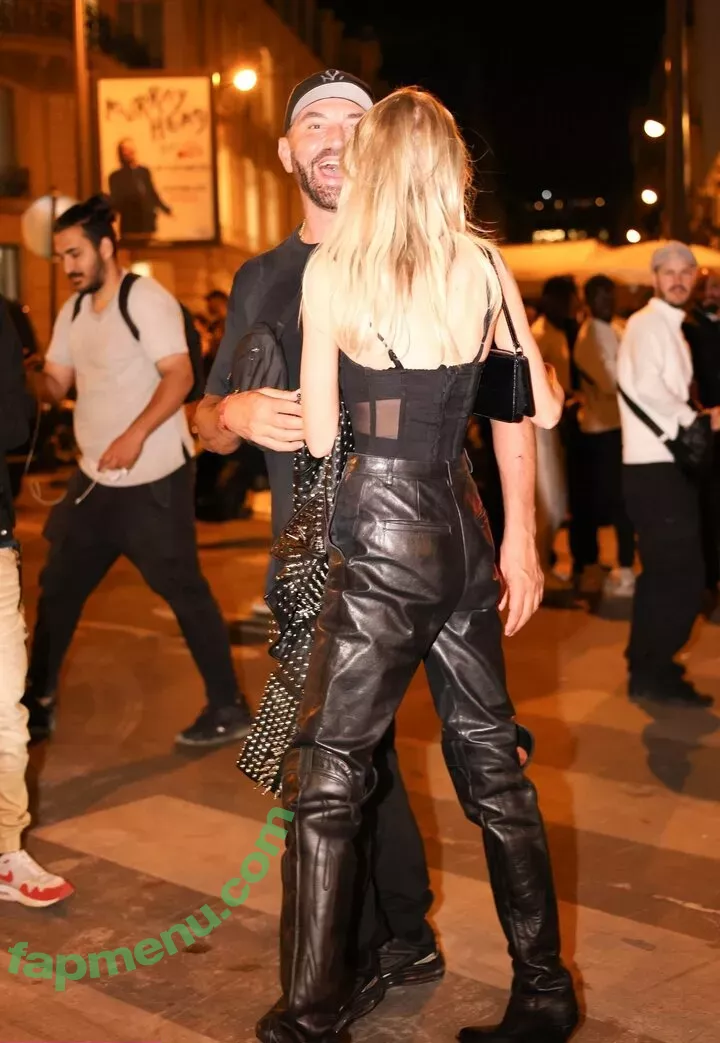 Stella Maxwell nude photo #0859 (stellamaxwell)