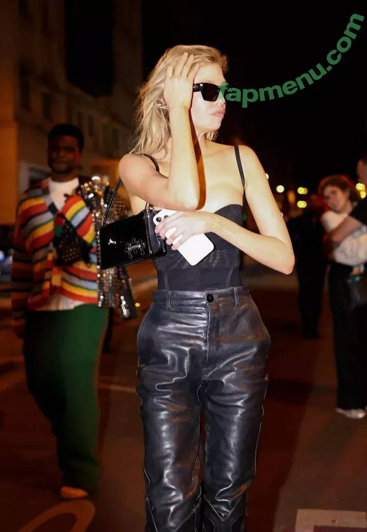 Stella Maxwell nude photo #0874 (stellamaxwell)