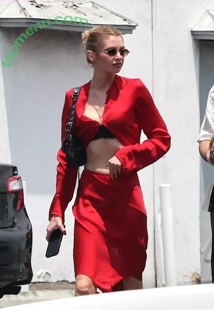 Stella Maxwell nude photo #0885 (stellamaxwell)