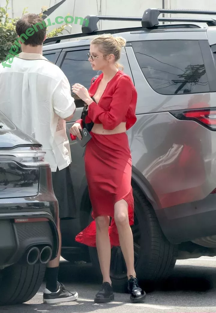 Stella Maxwell nude photo #0896 (stellamaxwell)