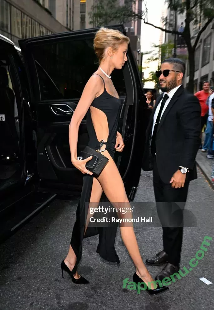 Stella Maxwell nude photo #0952 (stellamaxwell)