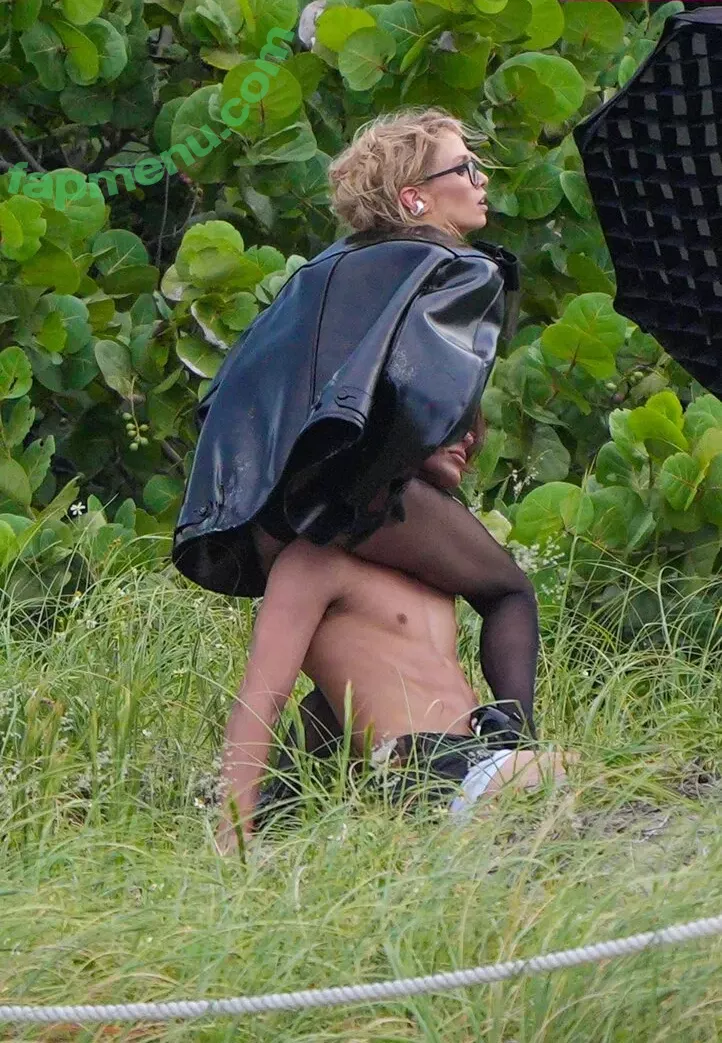 Stella Maxwell nude photo #0966 (stellamaxwell)