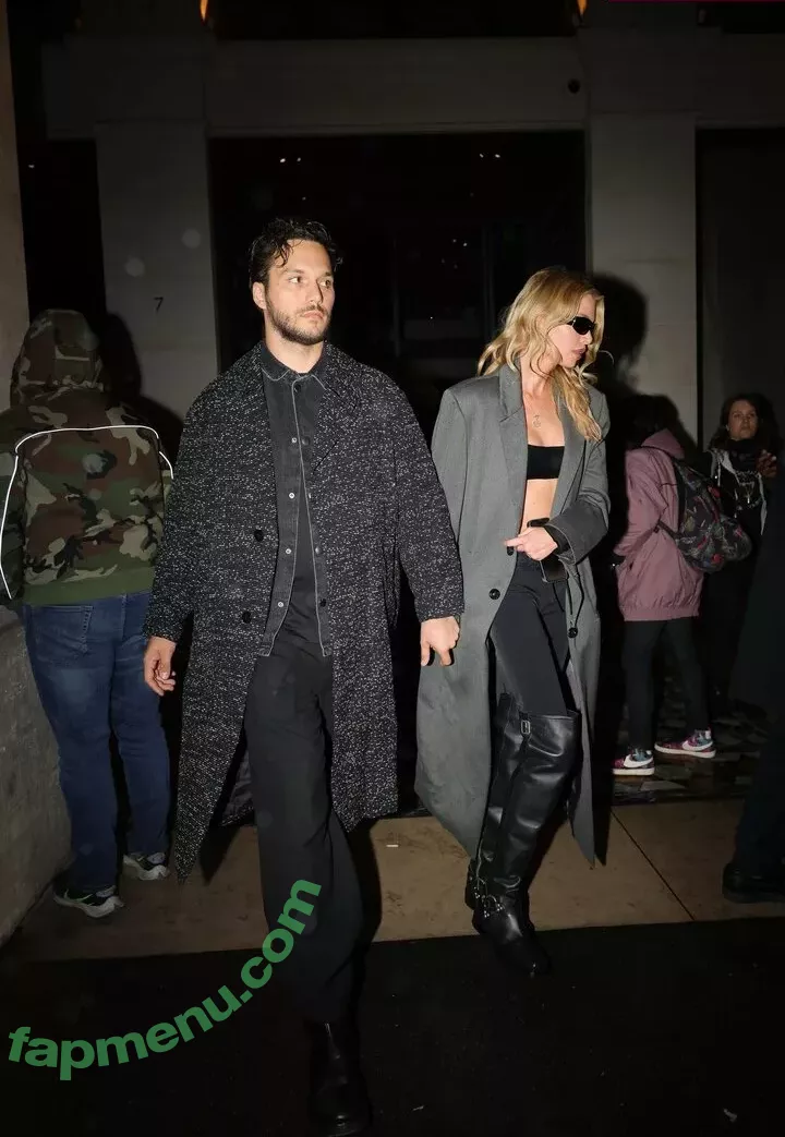 Stella Maxwell nude photo #0979 (stellamaxwell)