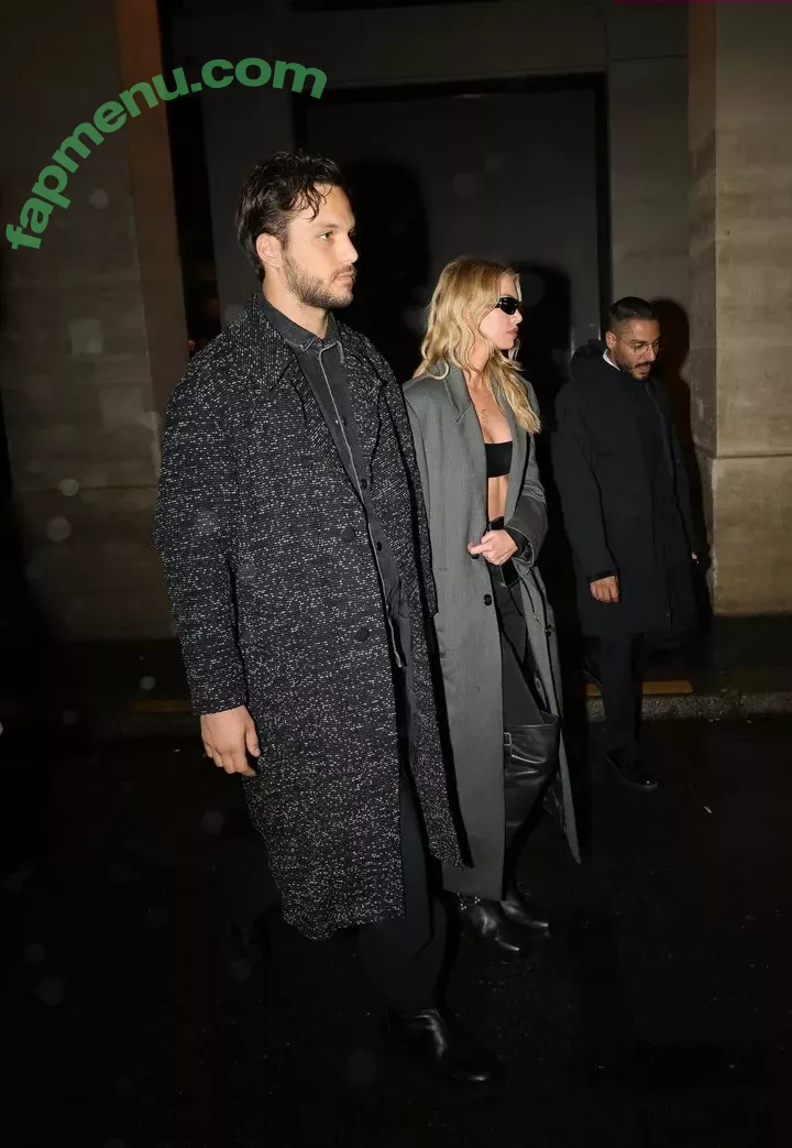 Stella Maxwell nude photo #0984 (stellamaxwell)