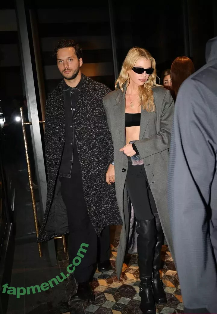 Stella Maxwell nude photo #0991 (stellamaxwell)