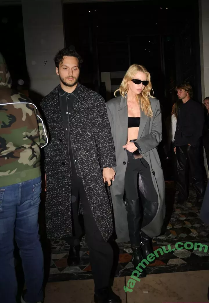 Stella Maxwell nude photo #0993 (stellamaxwell)