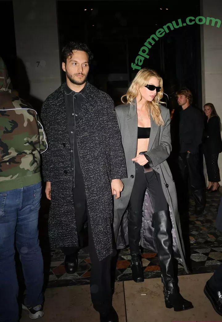 Stella Maxwell nude photo #0994 (stellamaxwell)