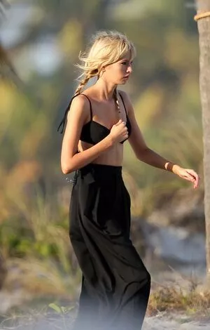 Stella Maxwell / stellamaxwell nude photo #1040