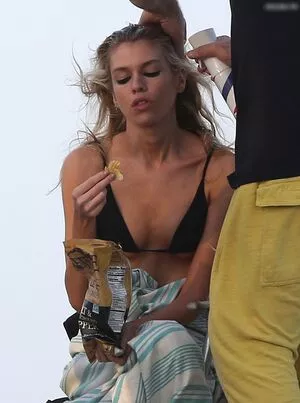 Stella Maxwell / stellamaxwell nude photo #1058
