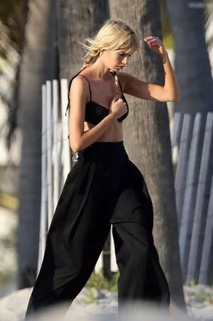 Stella Maxwell / stellamaxwell nude photo #1063